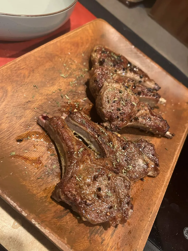 Seared lamb chops